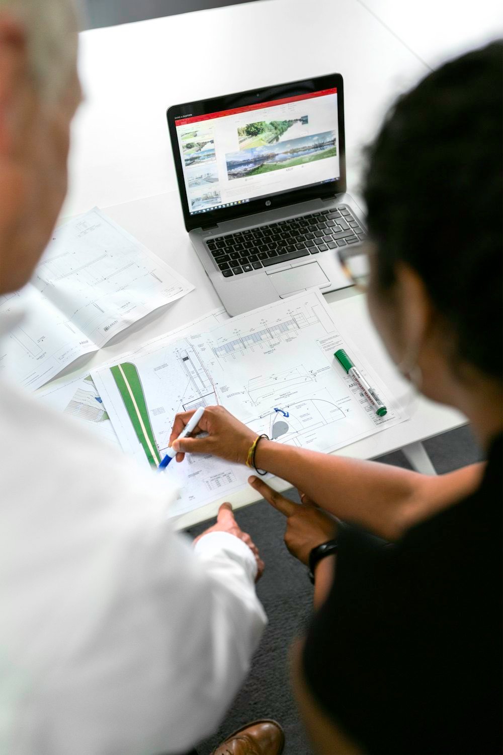 Documentación técnica y planos de construcción